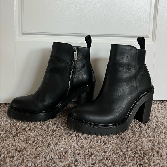 Dr Marten's - Magdalena Heel Bootie - EUR 39 US 8 - Picture 2 of 9